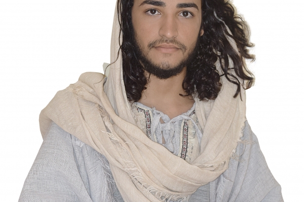 Artista que interpreta Jesus na Paixão de Cristo aposta em sensibilidade no palco